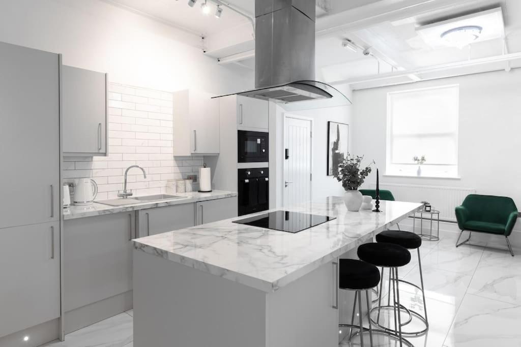Luxury, Open Plan Apartment Bradford  Dış mekan fotoğraf