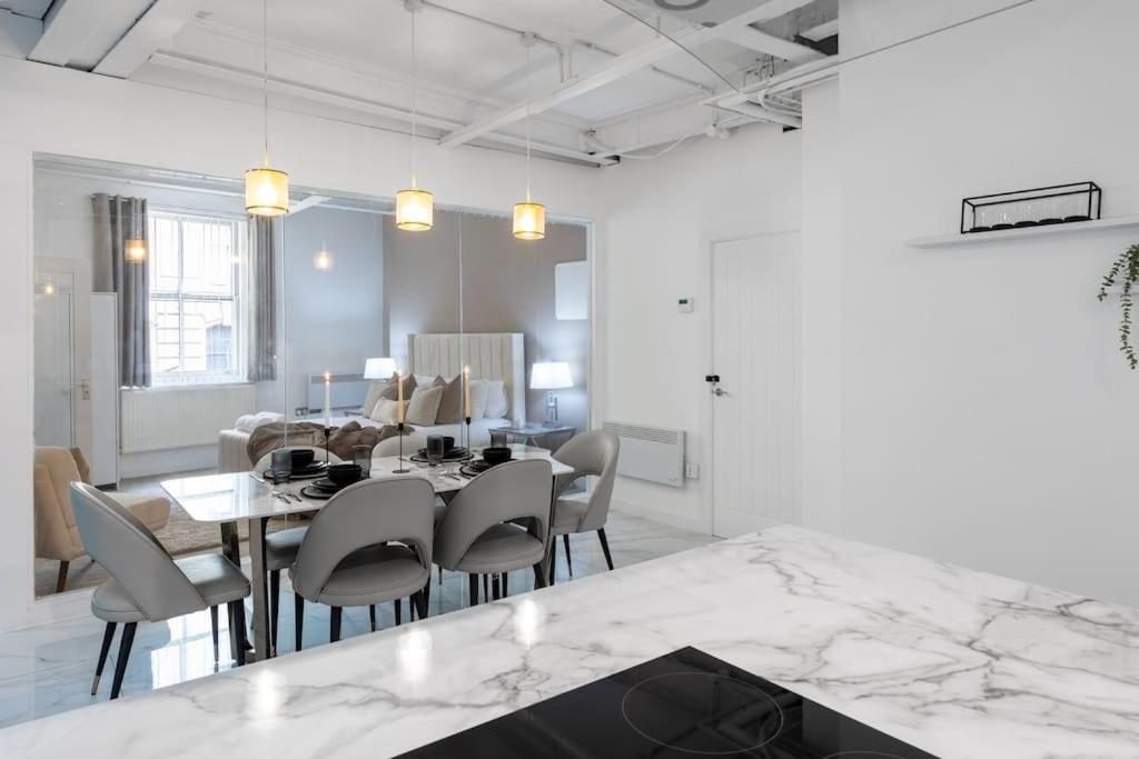 Luxury, Open Plan Apartment Bradford  Dış mekan fotoğraf